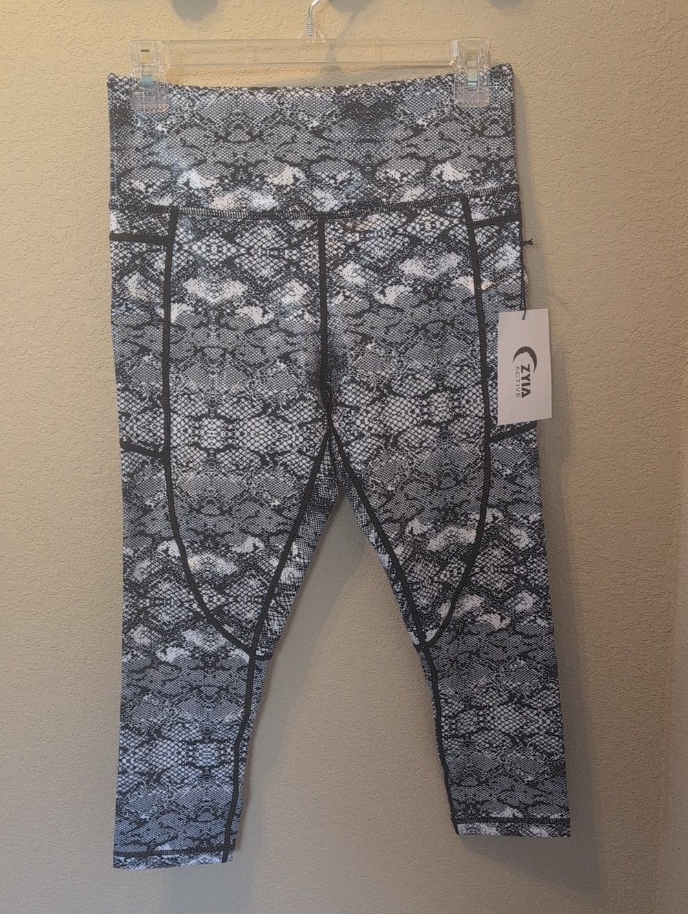 ZYIA Black & White Snake-Print Leggings